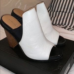 Calvin Klein pump heel